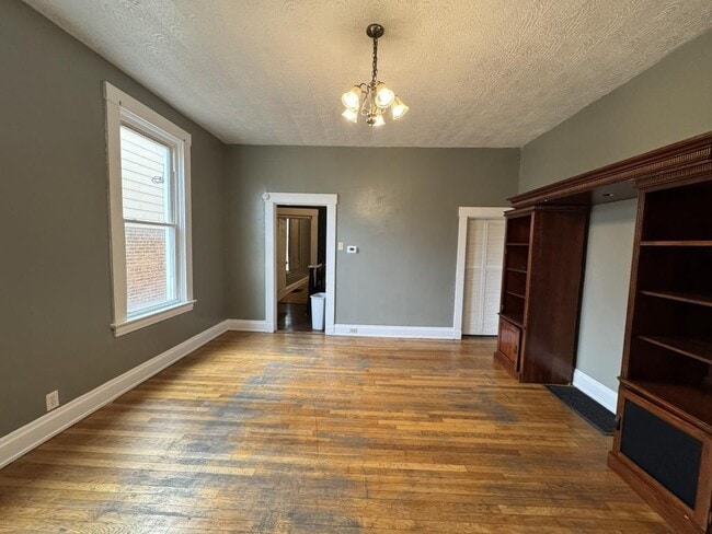 Building Photo - 1014 Considine Ave