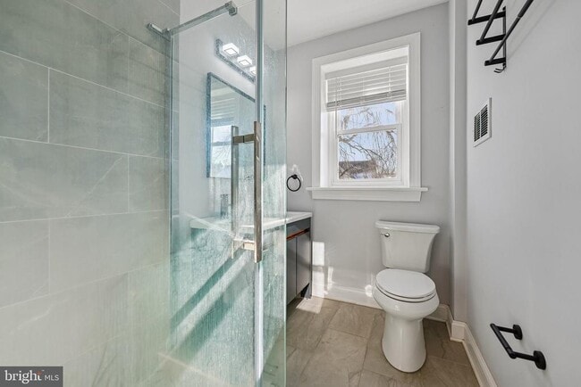 Building Photo - 92 Leigh Ave