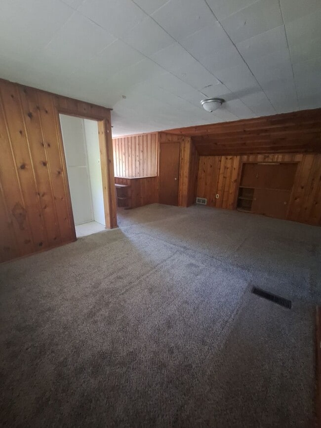 Building Photo - Come see your next home!!  3 bed, 2 bath i...