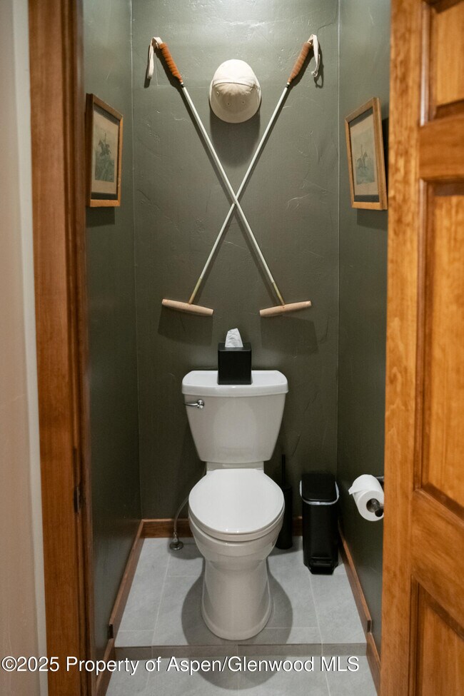 Building Photo - 700 S Monarch St