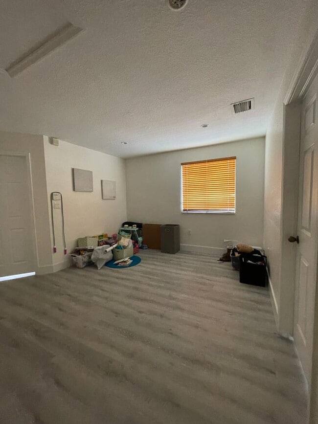 Building Photo - 4857 NW 116th Ct