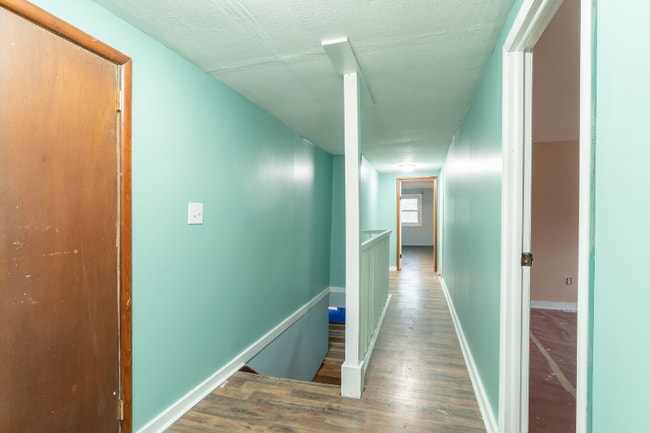 Building Photo - 104 Geissinger Ave