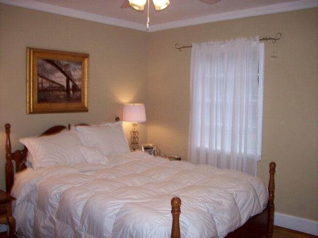 Building Photo - Cleveland Park - University Ridge Condo- 2 Bedroom 1 Bath