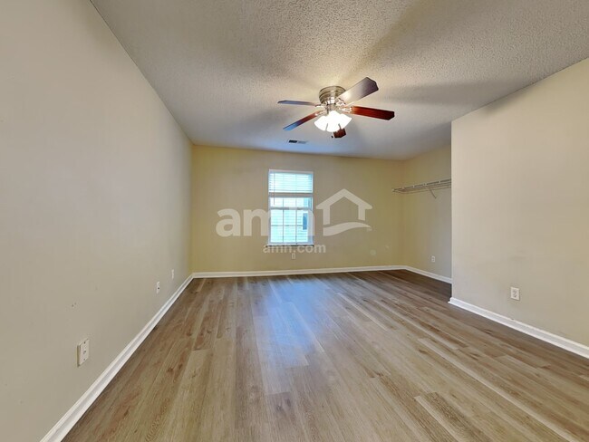 Building Photo - 1 Holly Springs Cir