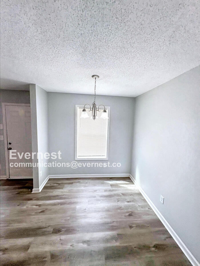 Building Photo - 8573 Thomas Rd