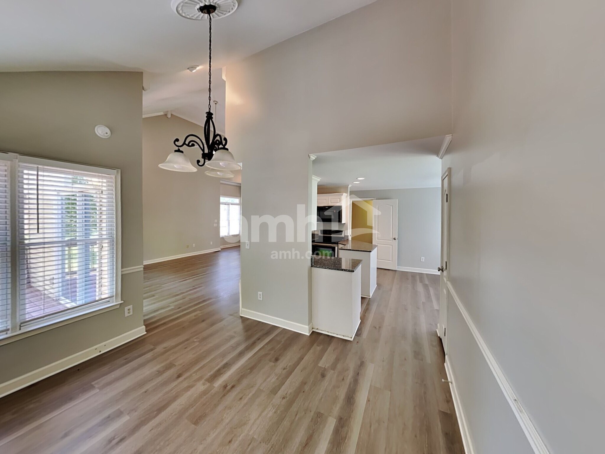 Building Photo - 1423 Shoreside Dr