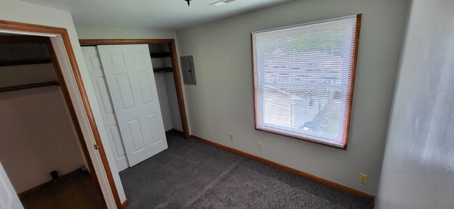 Building Photo - 2 Bedroom