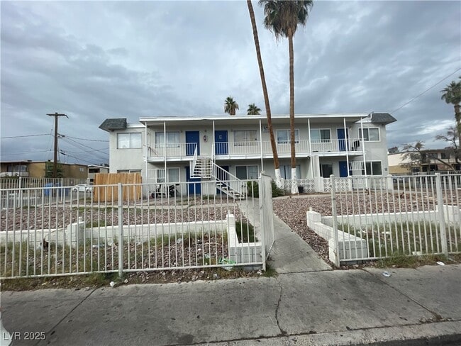 Primary Photo - 537 Calcaterra Cir