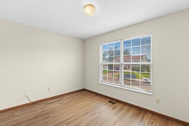 Building Photo - 708 Tobermory Ct