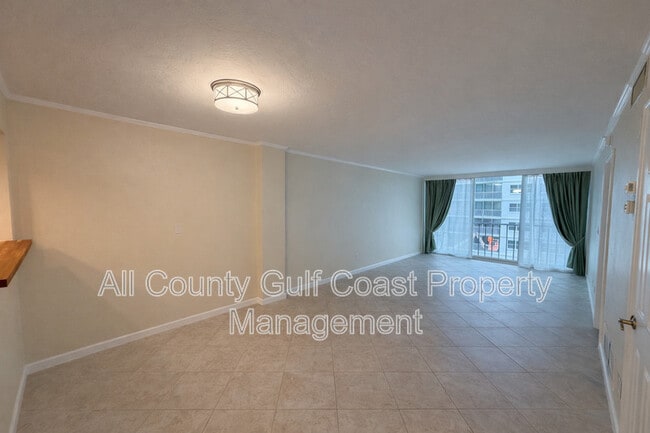 Building Photo - 232 St Augustine Ave