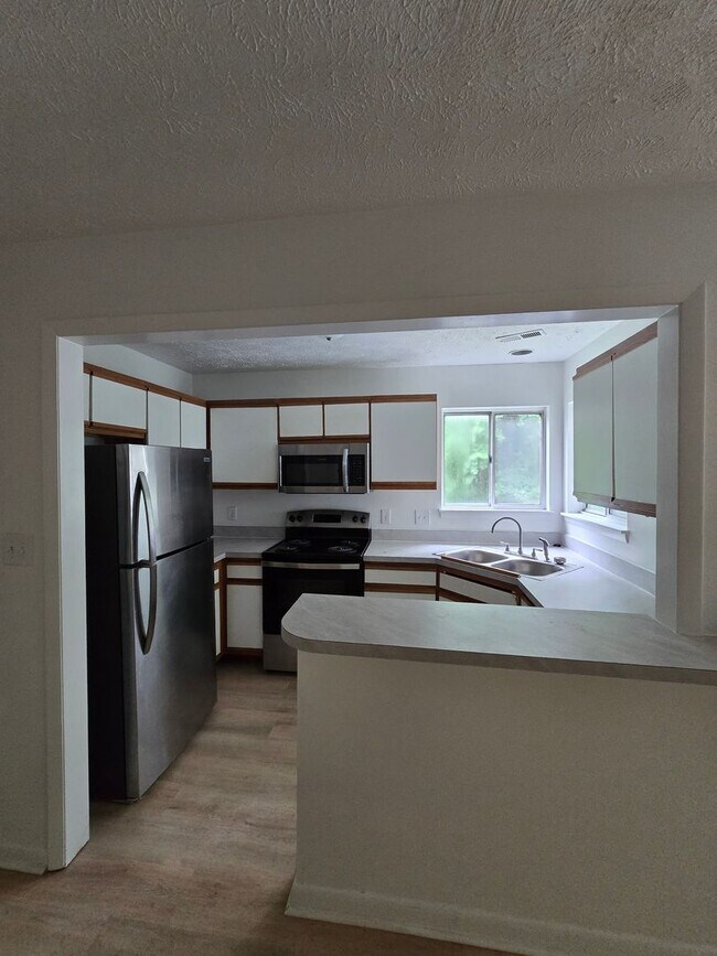 Building Photo - 3371 Galleria Dr