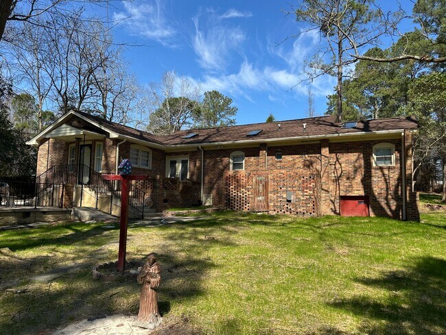 Building Photo - Charming Renovated 3 Bedroom, 1.5 Bath Home located off Hwy 87 on a 1 Acre lot.