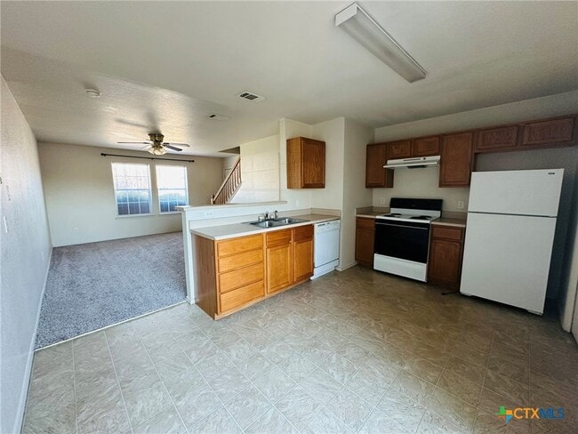 Building Photo - 304 Creek St