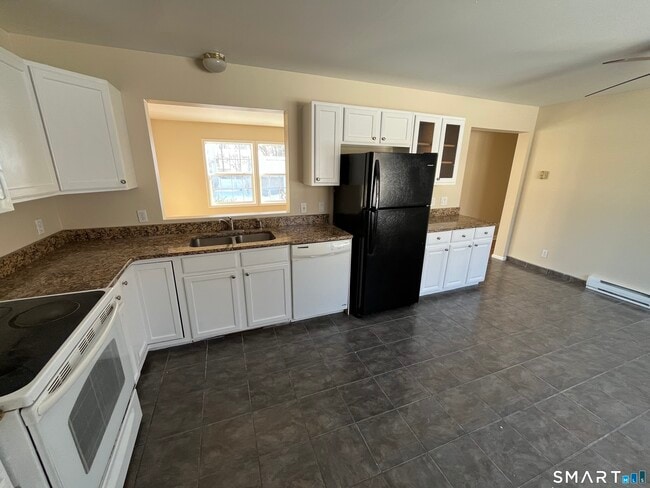 Building Photo - 27 Thomas St