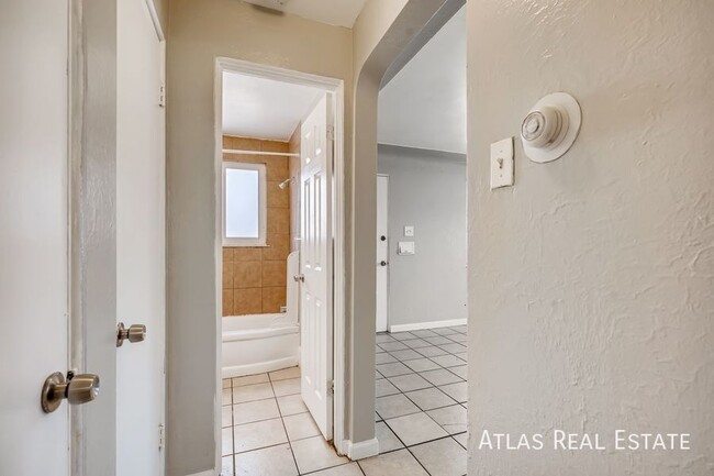 Building Photo - 1395 Lansing St