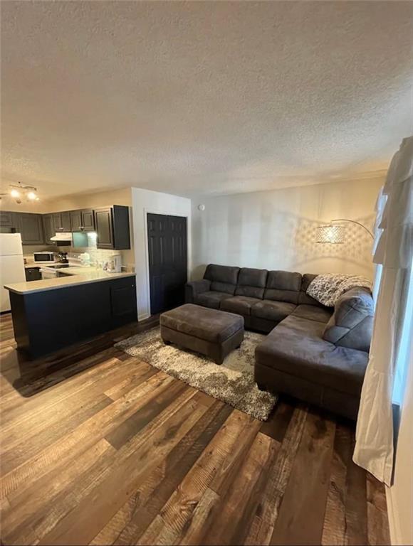 Building Photo - 683 Grant St