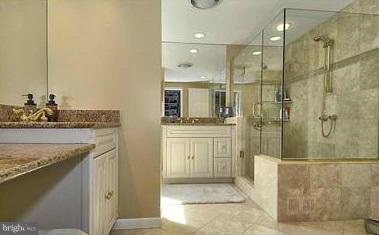 Building Photo - 11125 Hunt Club Dr