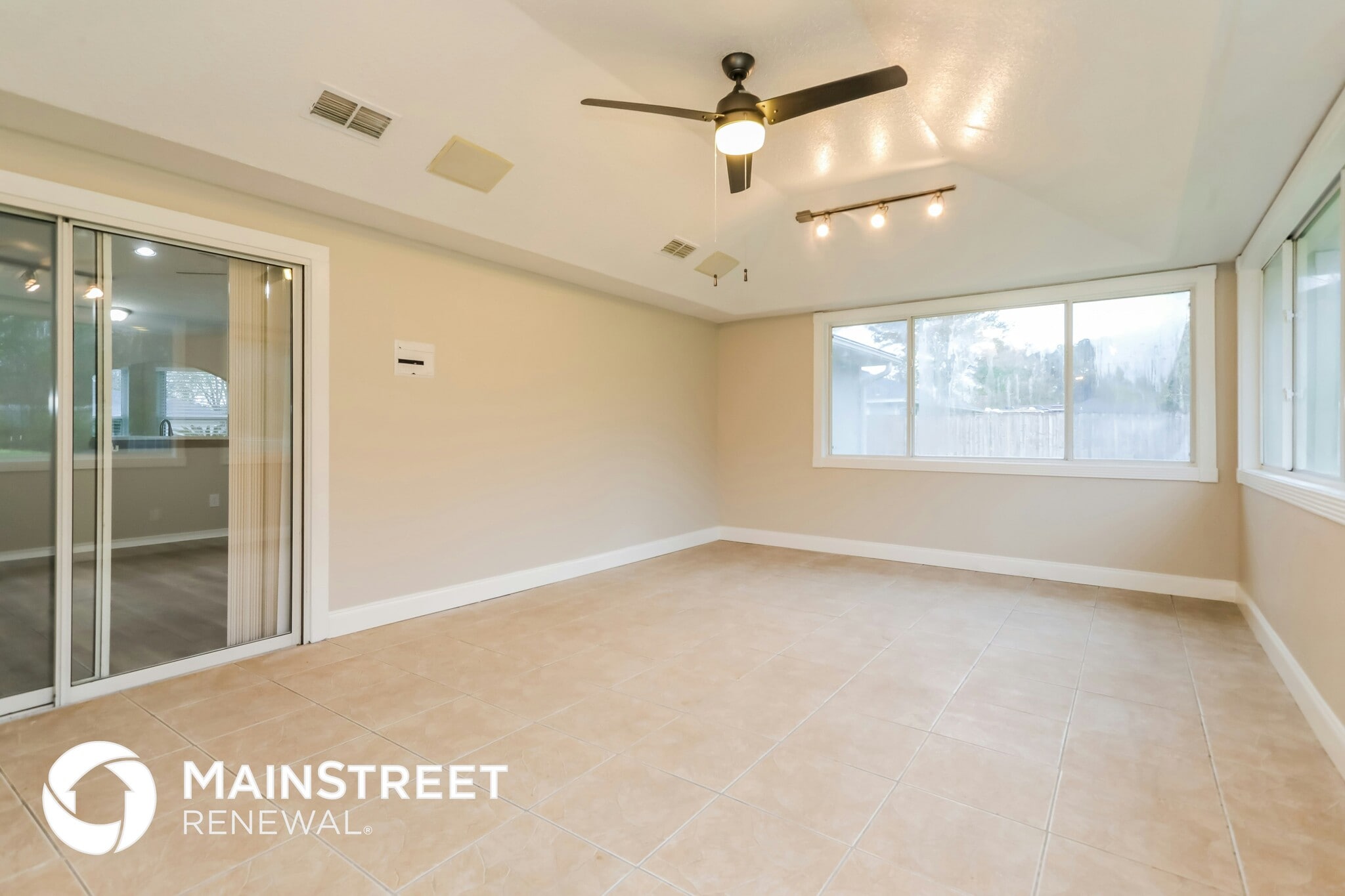 Building Photo - 4088 Everett Ave