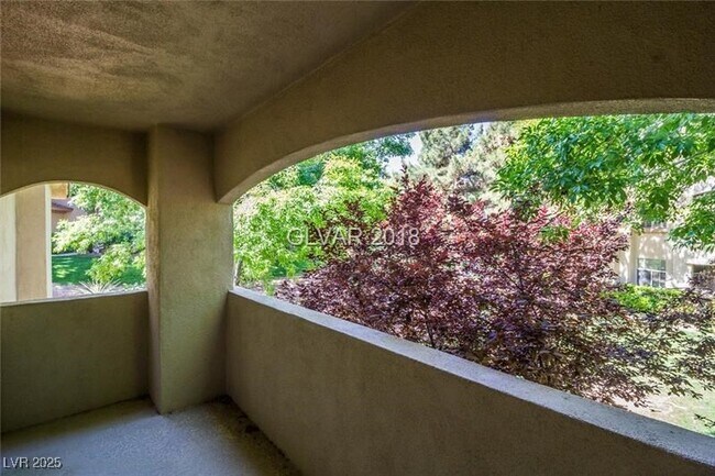 Building Photo - 2050 W Warm Springs Rd
