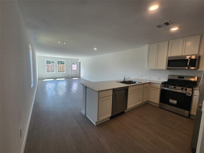 Building Photo - 1615 Winwood Dr