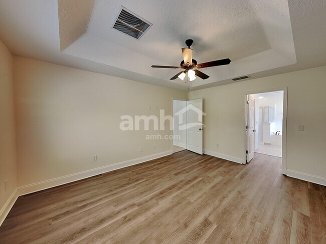 Building Photo - 2525 Stapleford Ln