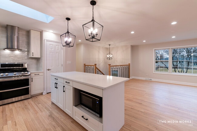 Building Photo - 24331 Davids Ct