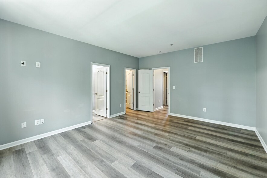 Building Photo - 4905 Forest Pines Dr
