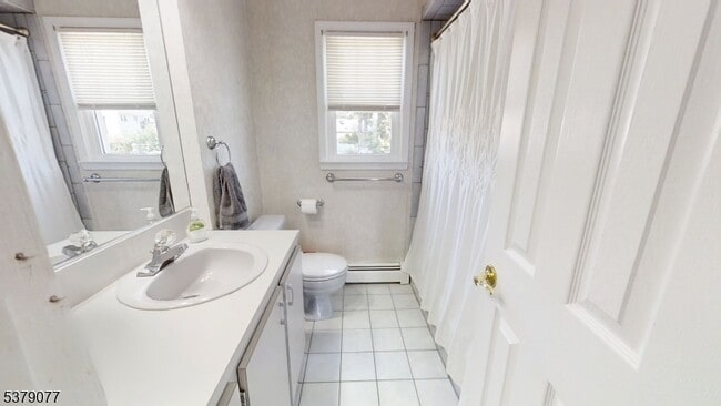 Building Photo - 827 Savitt Pl