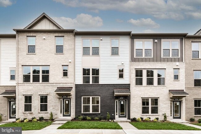 Building Photo - 43796 Mystic Maroon Ter