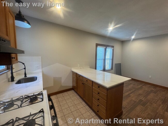 Building Photo - 29 Frederick Ave