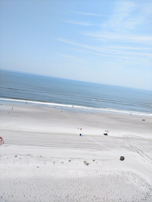 Building Photo - 1301 1st St S