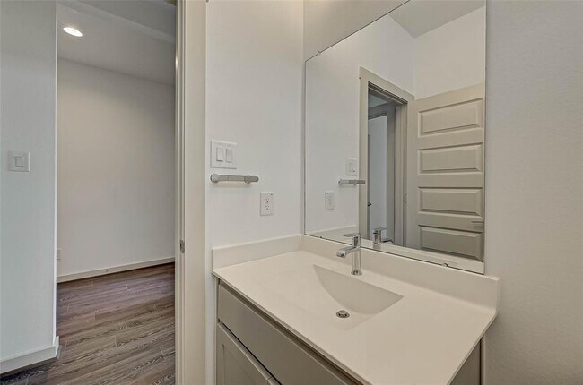 Building Photo - 28451 Hazel Trl