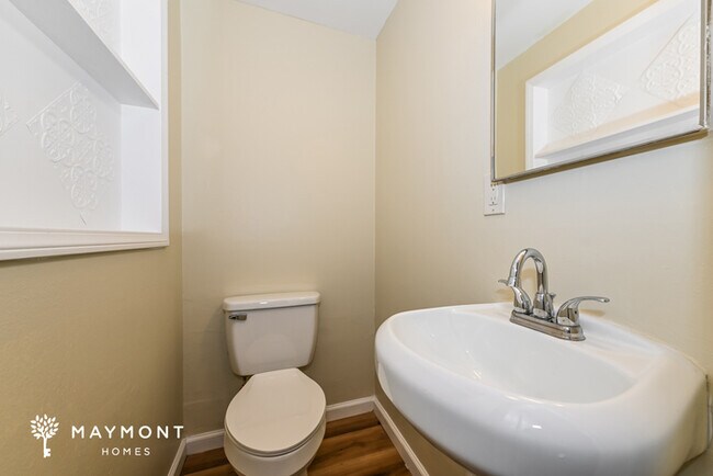 Building Photo - 6009 Verdes Rd