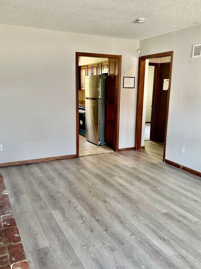 Building Photo - Ditzler Duplex