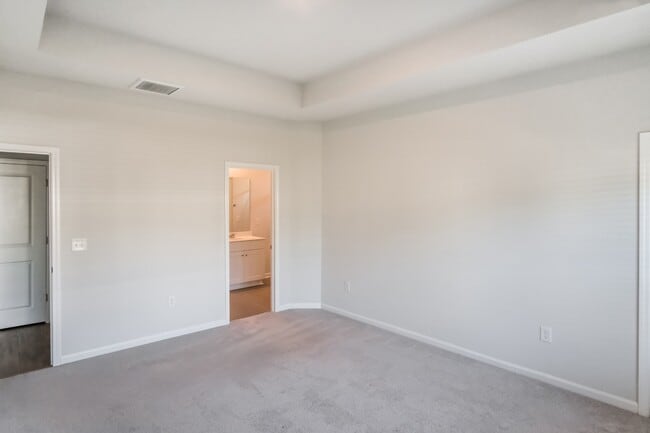 Building Photo - 492 Craigflower Ct