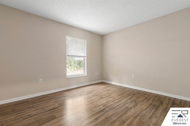 Building Photo - 59 Riverina Dr