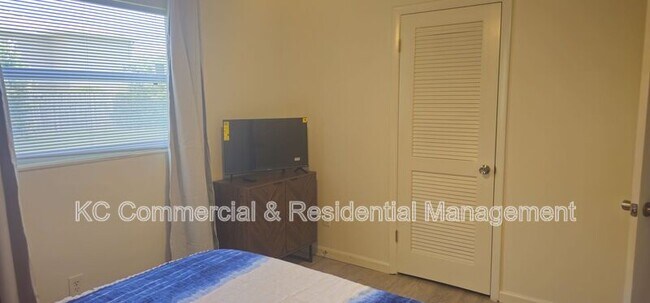 Building Photo - 589 Coconut St