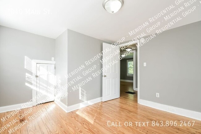 Building Photo - 1040 Main St