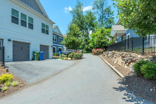 Located in a lovely complex - 19 Plant Pl
