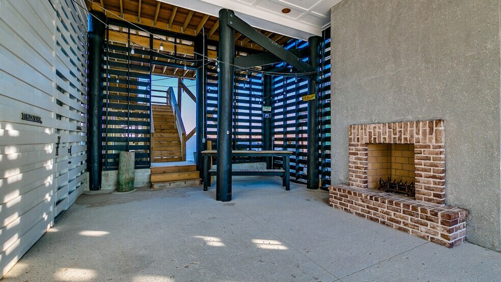 Building Photo - 685 County Rd S-22-104