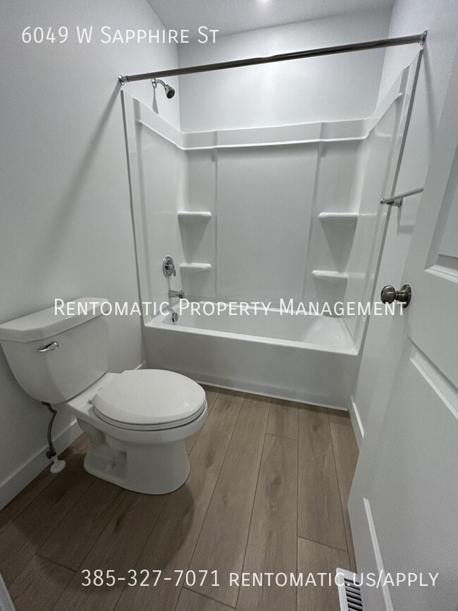 Building Photo - 6049 W Sapphire St