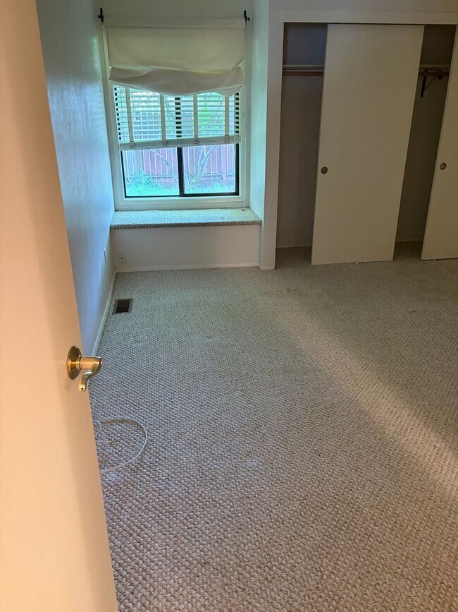 Building Photo - 2 Bedroom Duplex in Newberg