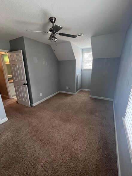 Building Photo - 218 Brookfield Cir