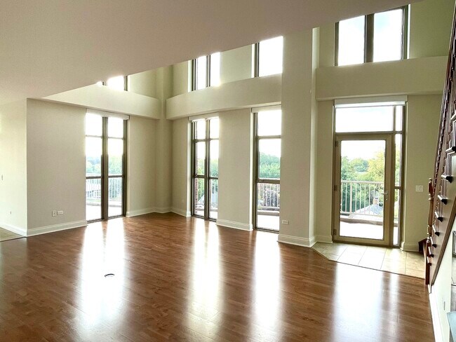 Building Photo - 520 S Washington St