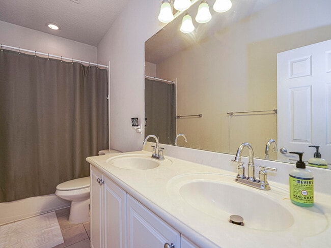 Building Photo - 259 Provence Pl