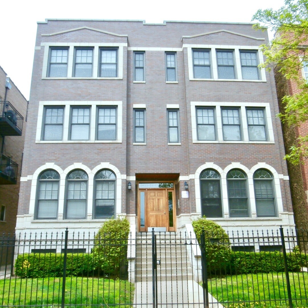 Building Photo - 1528 W Greenleaf Ave