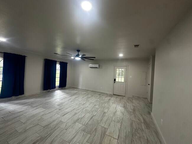 Building Photo - 2916 Brookline Dr