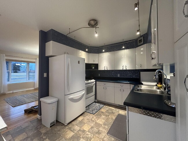 Building Photo - 2 Bed / 1 Bath Home on Farm Acreage – All Utilities Included!