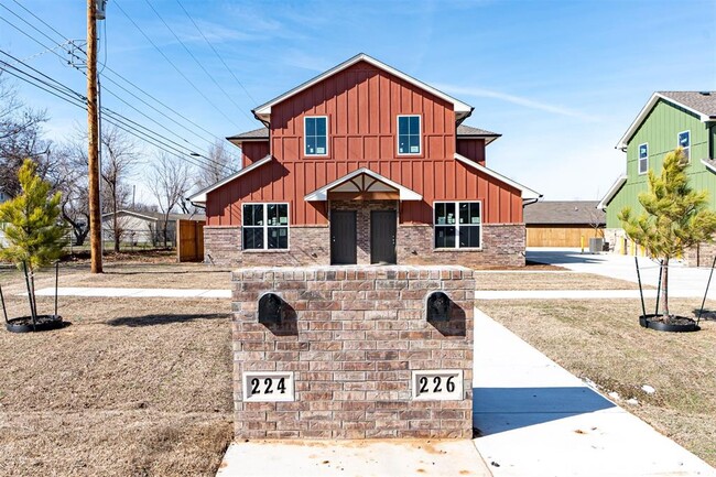 Building Photo - 226 N 3rd St