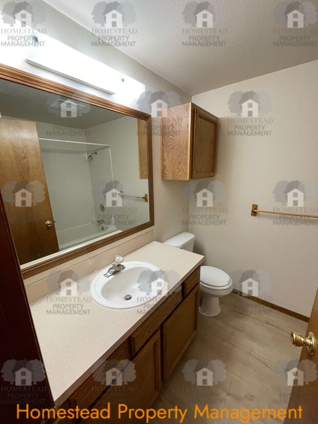 Building Photo - Homestead loves their tenants! 1/2 one months rent!